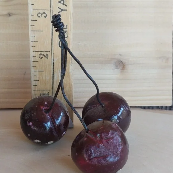 Italian Alabaster Hand Painted Cherry Bunch Realistic Stone Fruit Carved Vintage - Picture 6 of 8